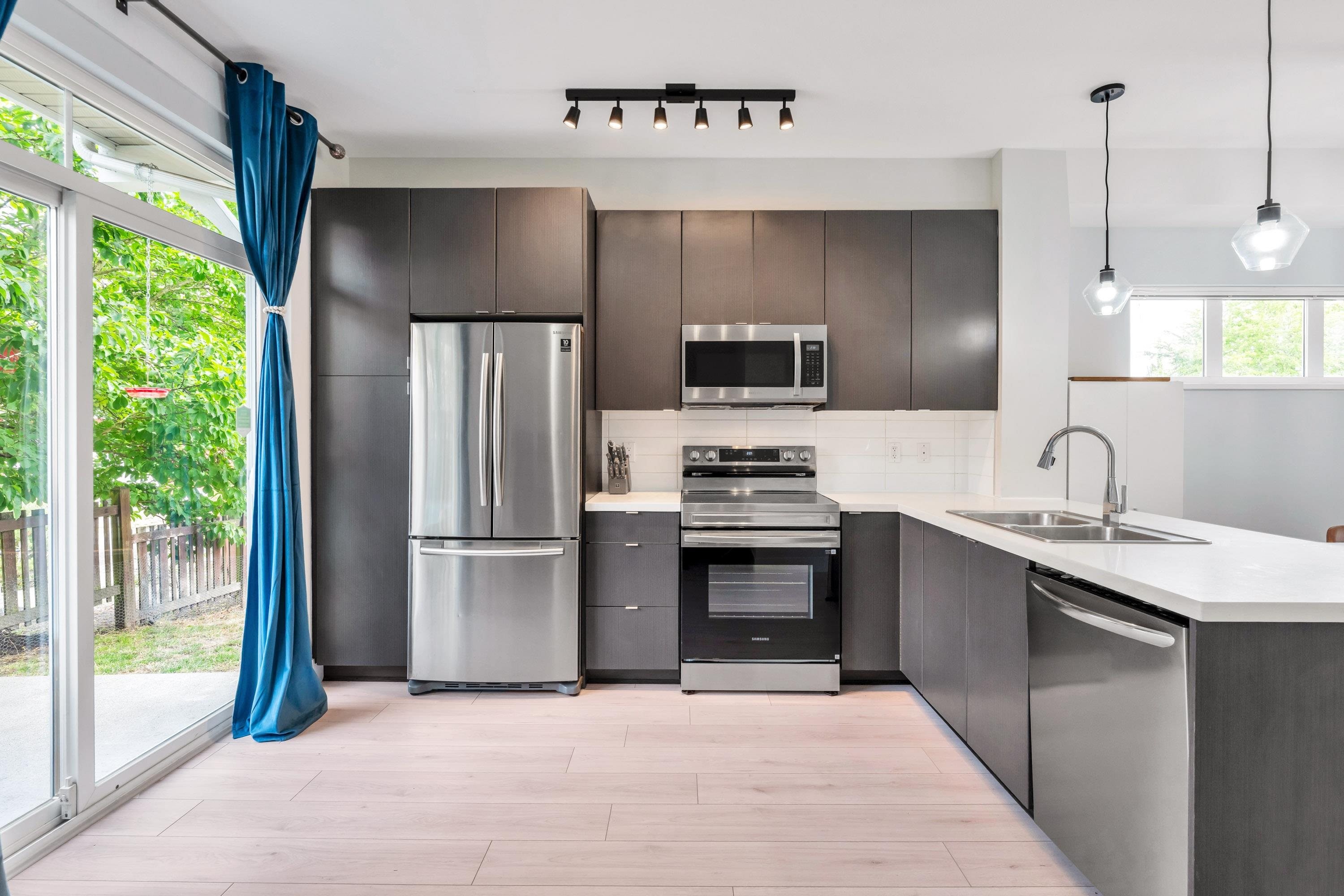 









19505


68a

Avenue, 121,
Surrey,




BC
V4N 6K3

