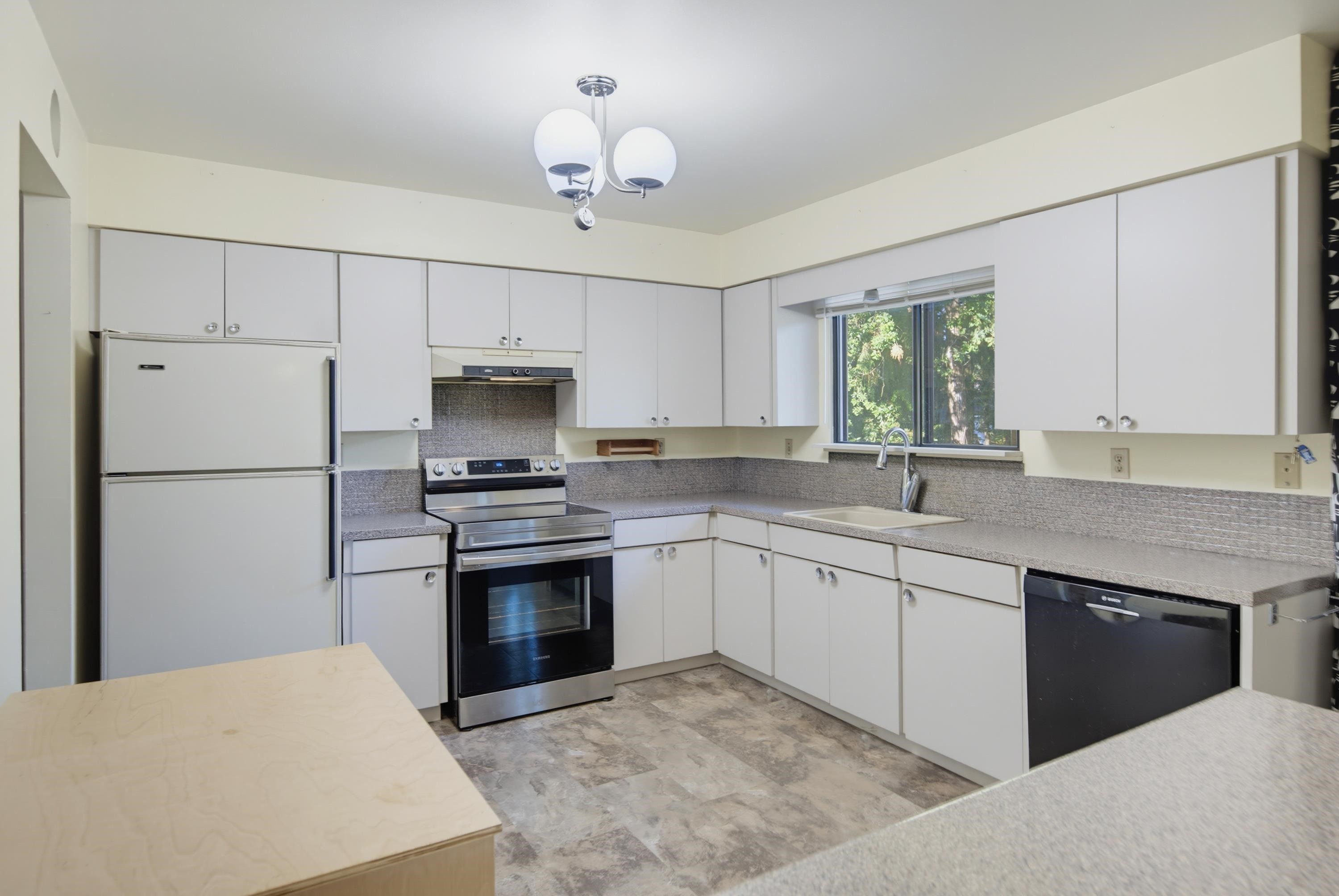 









4611


203a

Street,
Langley,




BC
V3A 5W2

