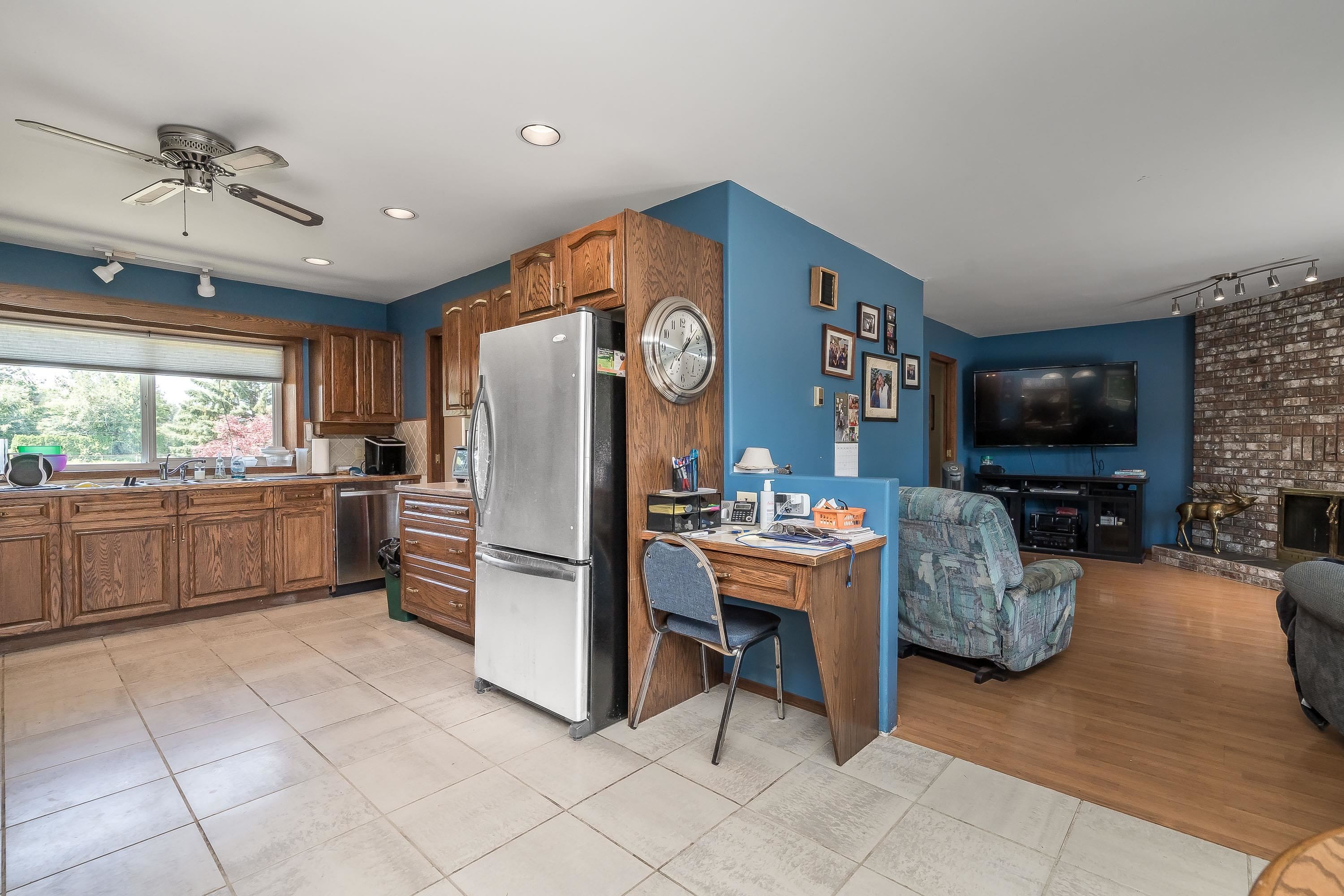 









7094


267

Street,
Langley,




BC
V4W 1W2

