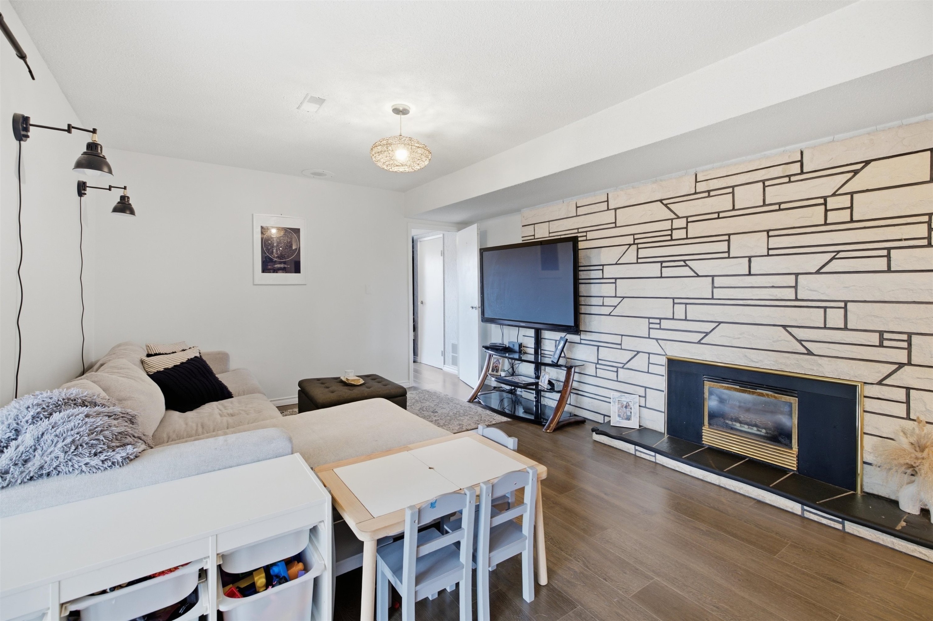 









1970


Powell

Crescent,
Abbotsford,




BC
V2S 4B2

