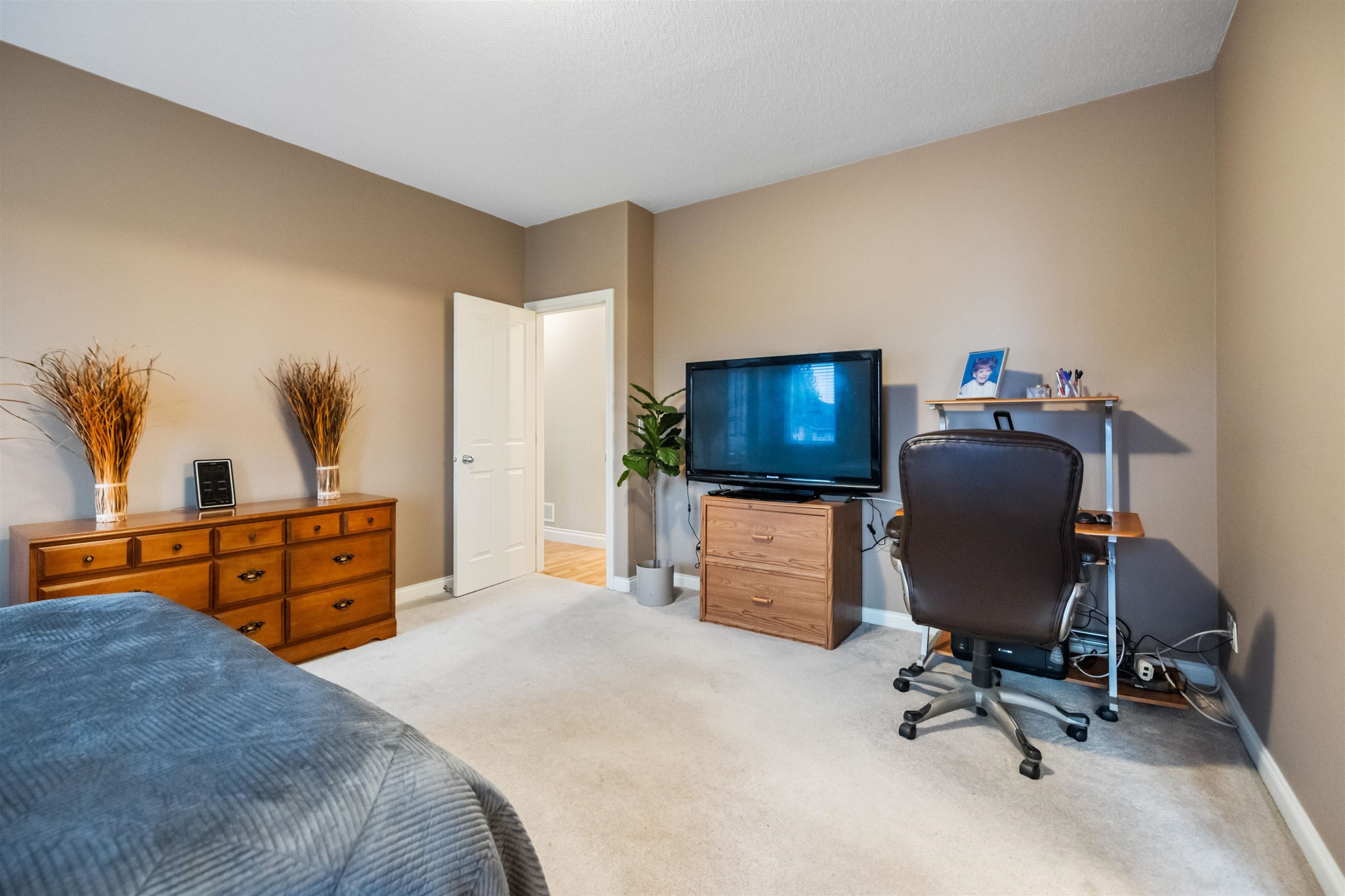 









32464


Bobcat

Drive East,
Mission,




BC
V2V 7P7

