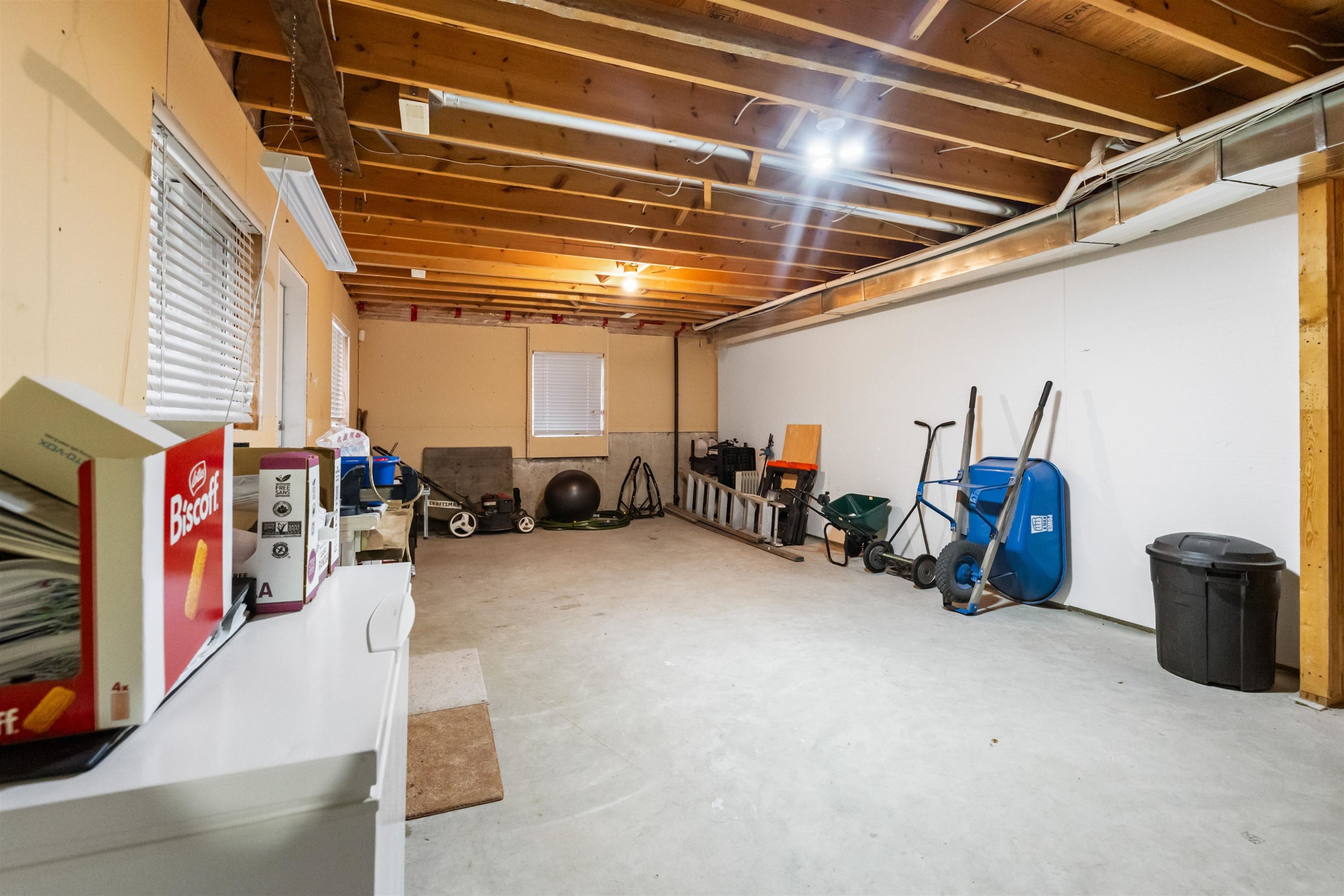 









32464


Bobcat

Drive East,
Mission,




BC
V2V 7P7

