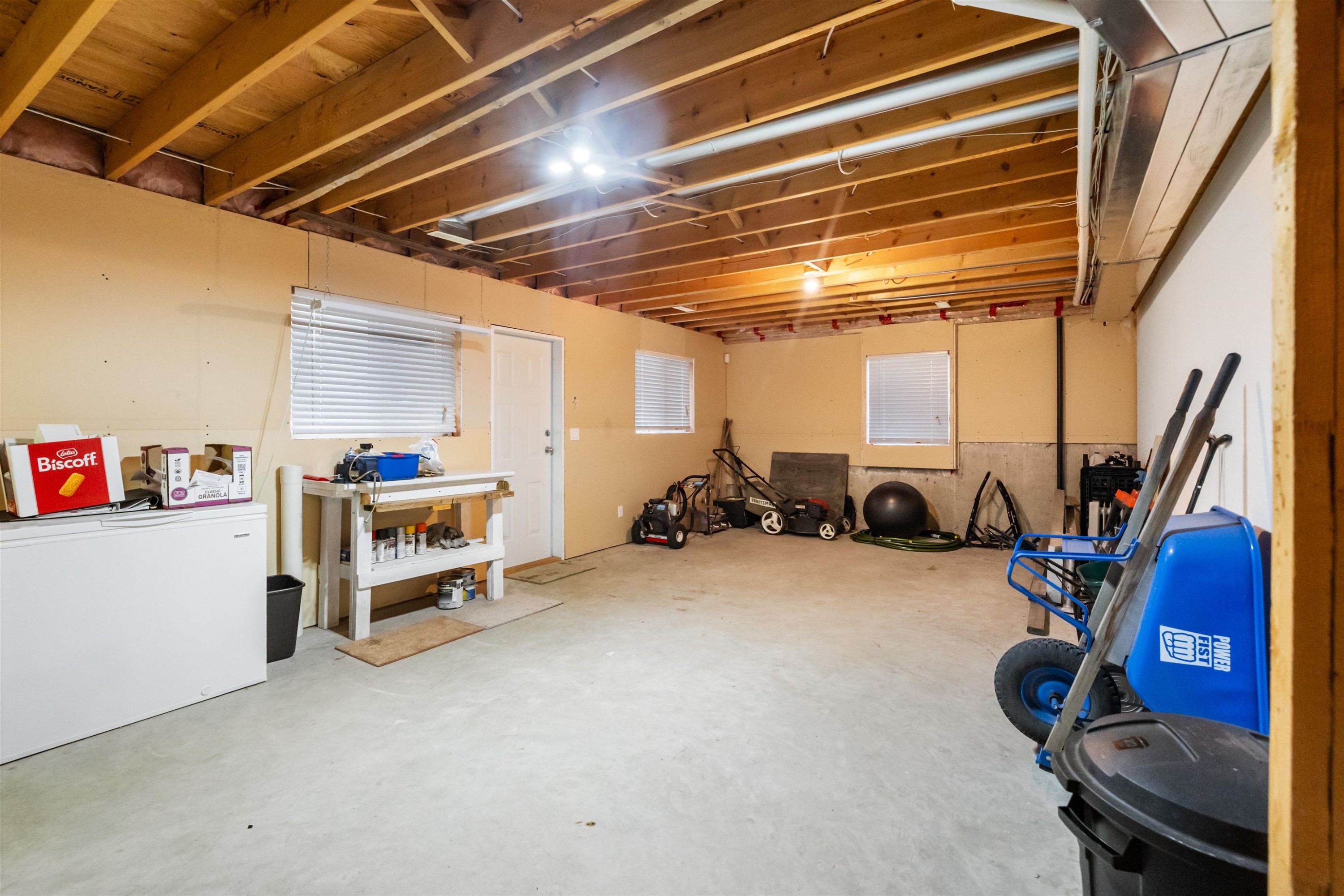 









32464


Bobcat

Drive East,
Mission,




BC
V2V 7P7

