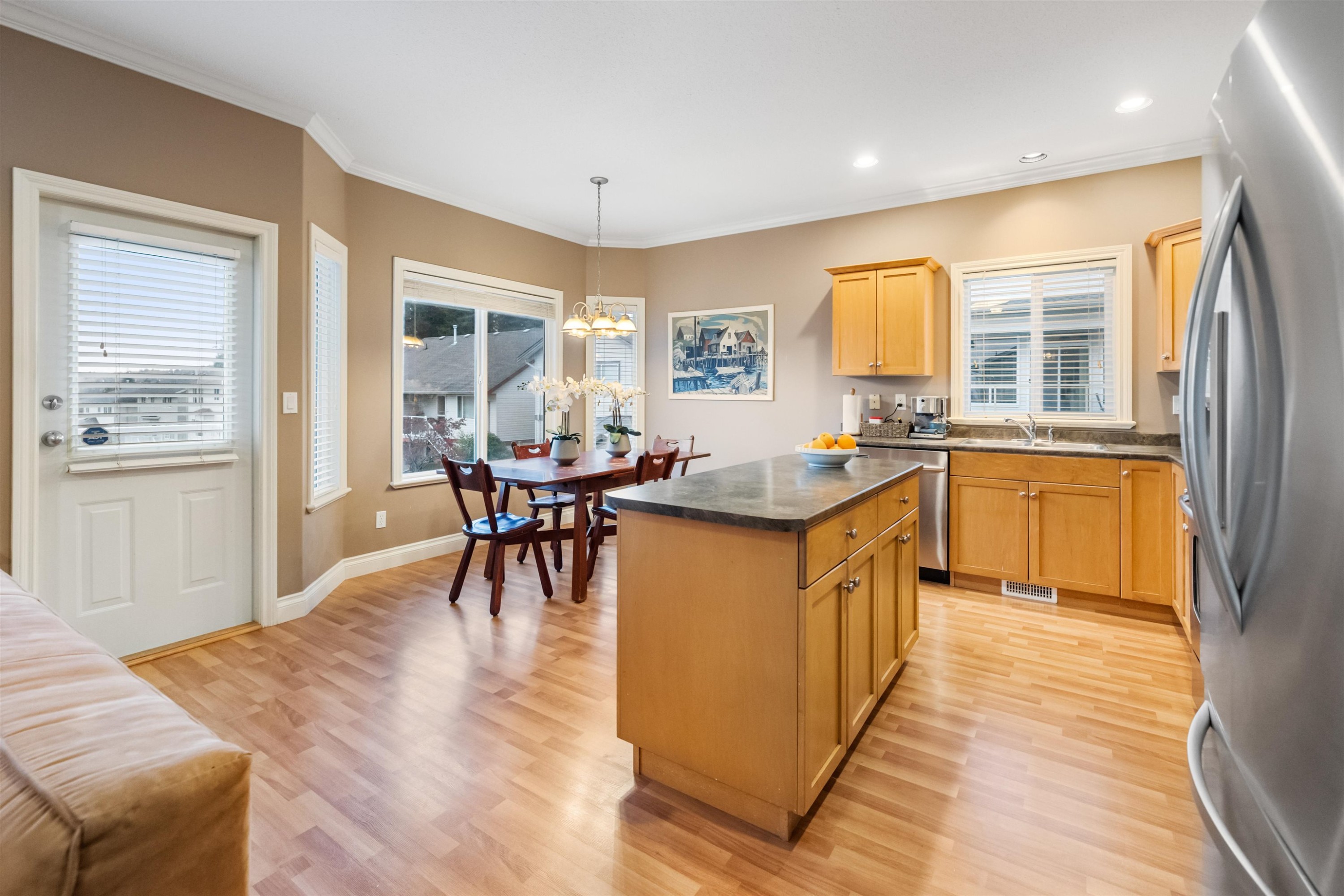 









32464


Bobcat

Drive East,
Mission,




BC
V2V 7P7

