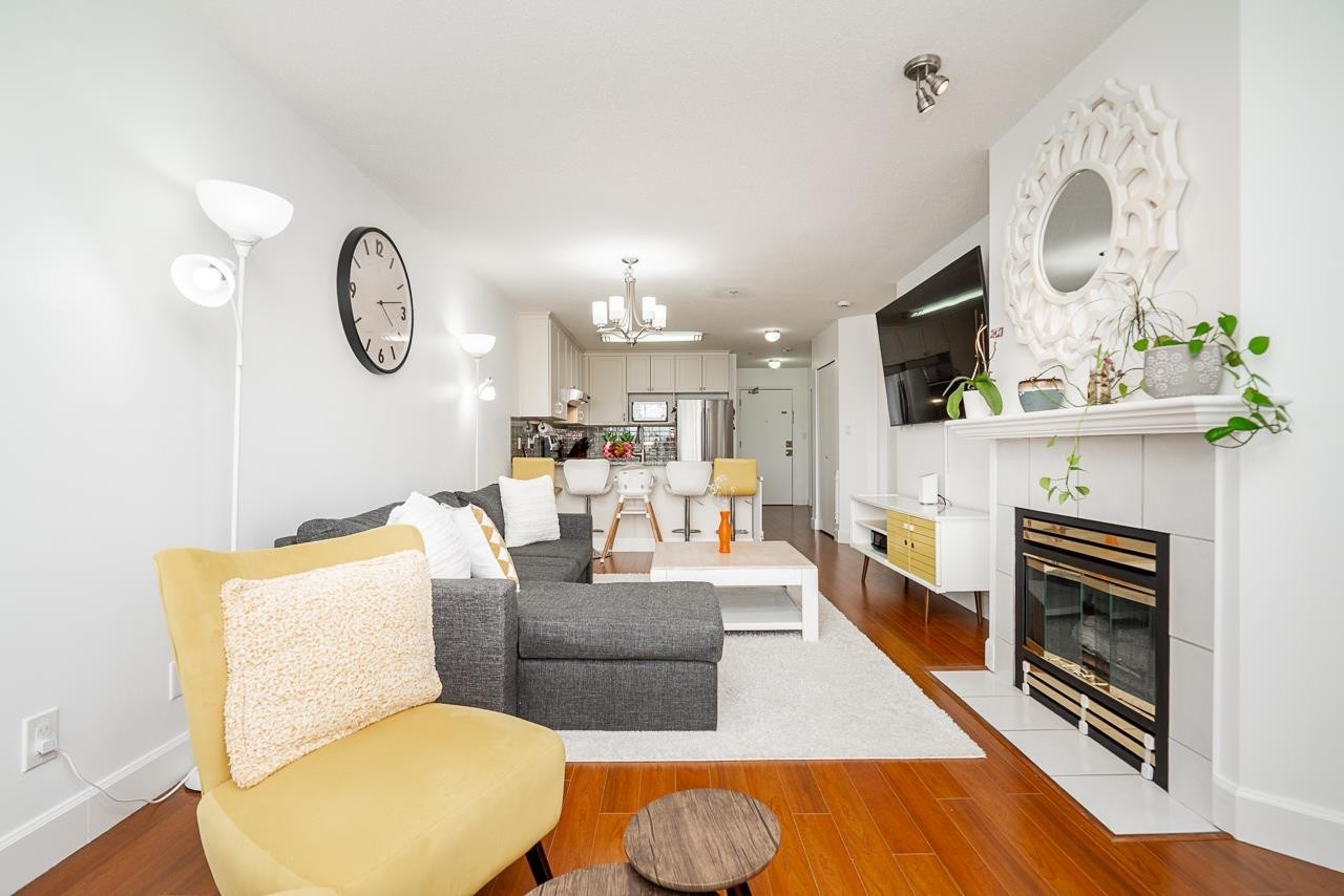 









12160


80

Avenue, 407,
Surrey,




BC
V3W 0V3

