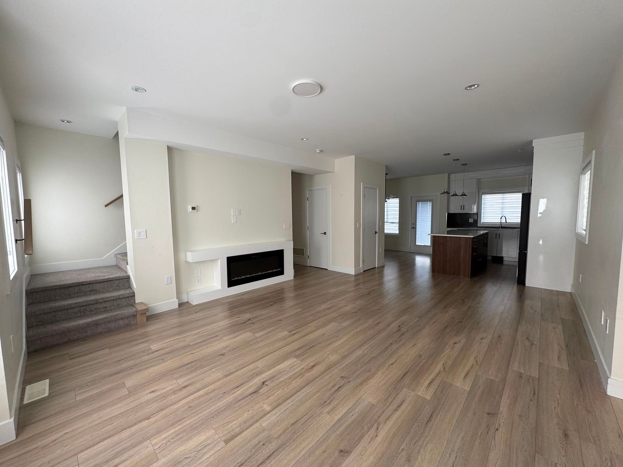 









9652


162a

Street, 49,
Surrey,




BC
V4N 2E4

