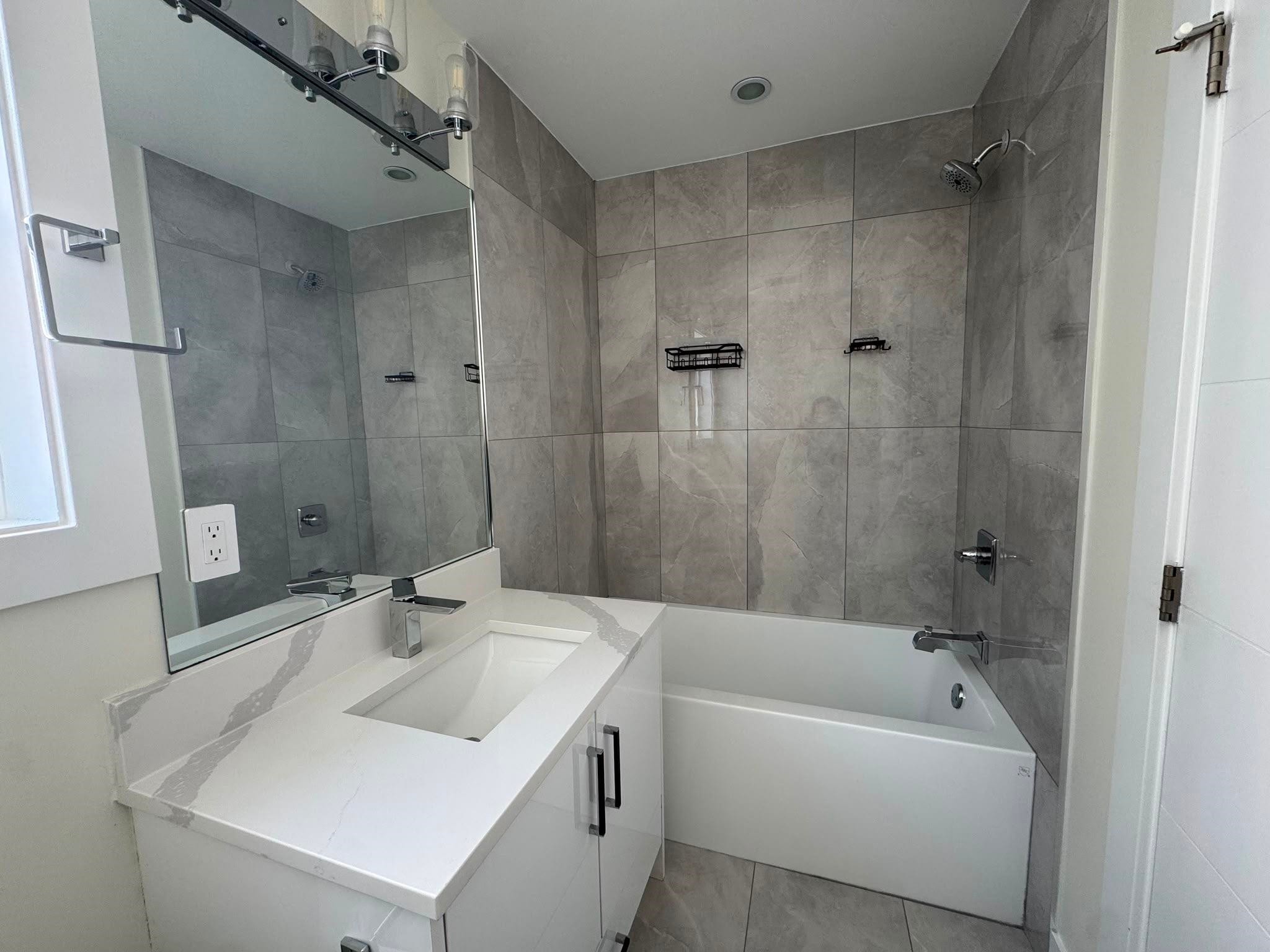 









9652


162a

Street, 49,
Surrey,




BC
V4N 2E4

