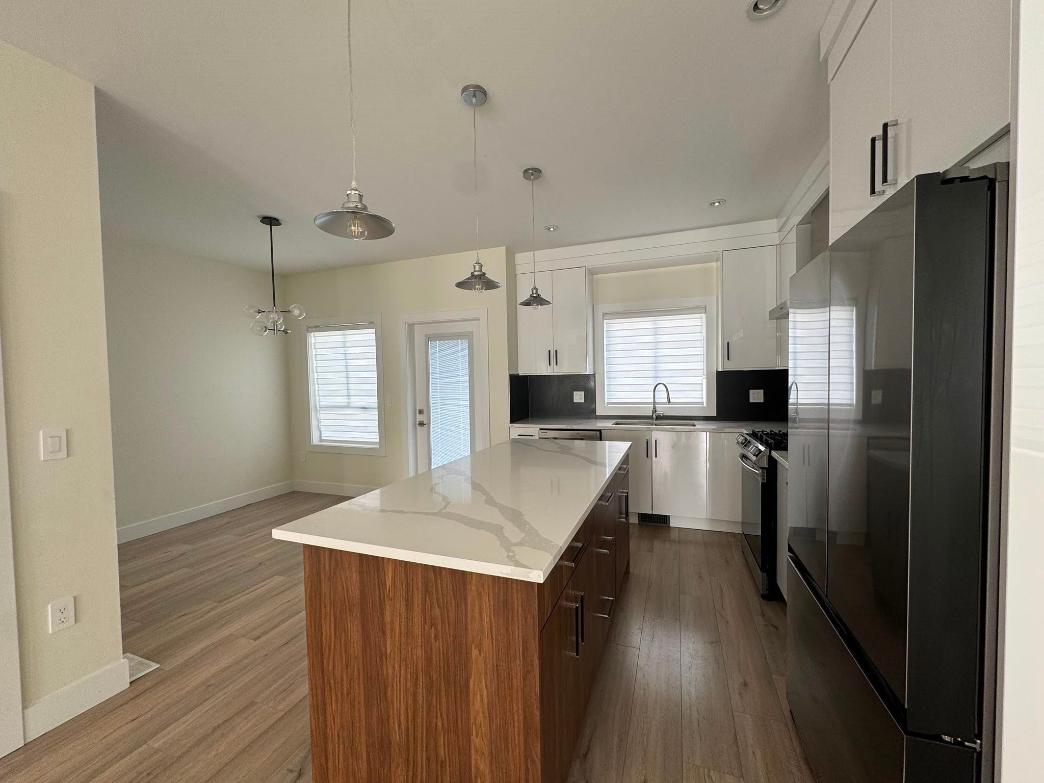 









9652


162a

Street, 49,
Surrey,




BC
V4N 2E4

