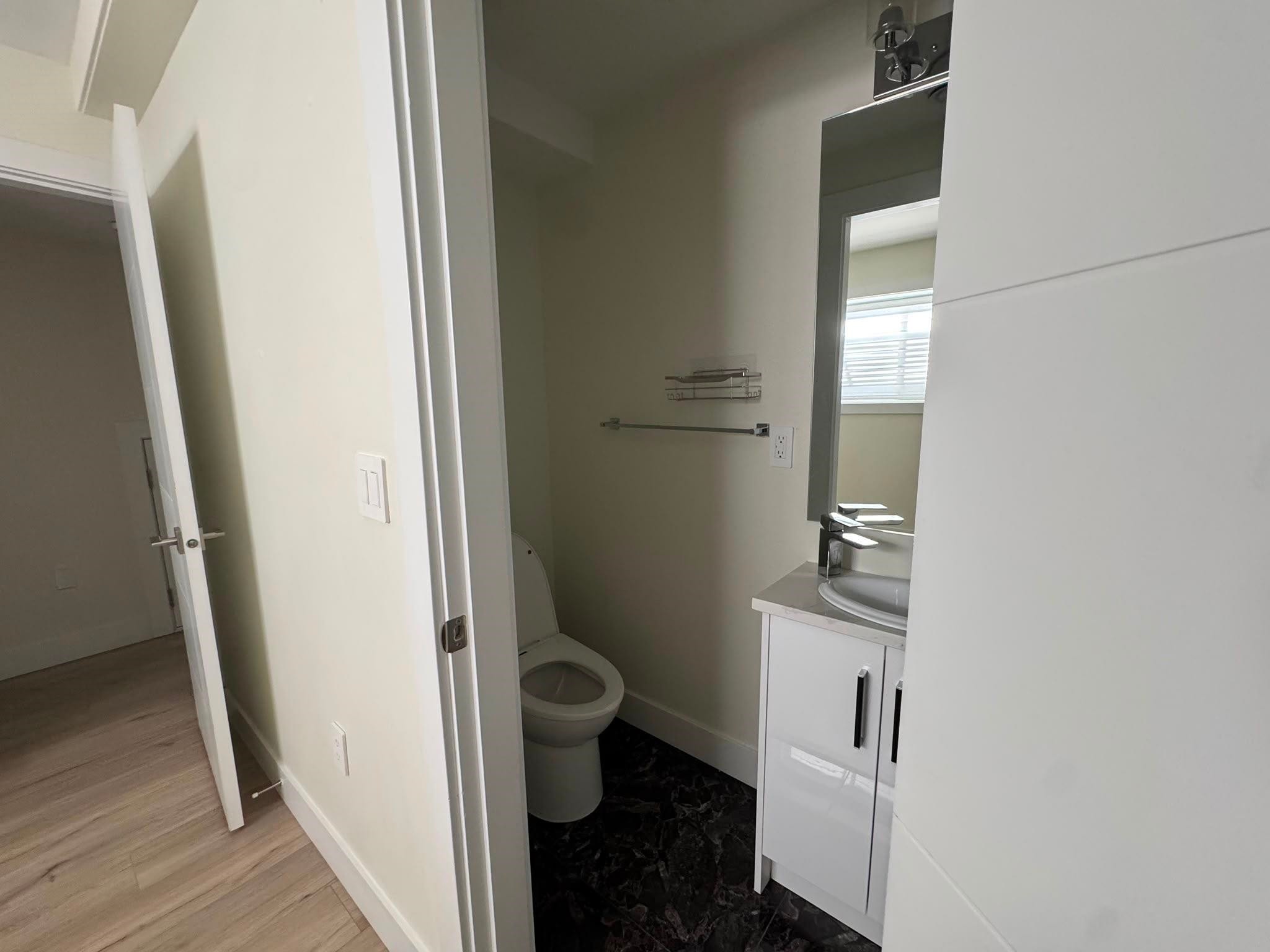 









9652


162a

Street, 49,
Surrey,




BC
V4N 2E4

