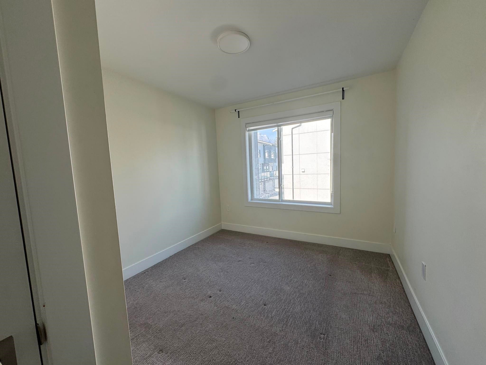 









9652


162a

Street, 49,
Surrey,




BC
V4N 2E4

