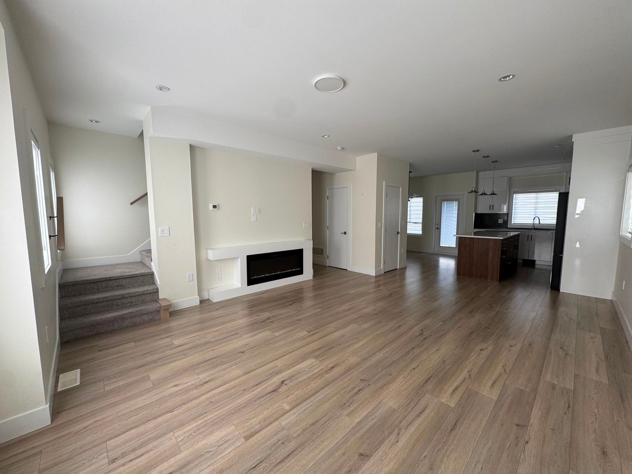 









9652


162a

Street, 49,
Surrey,




BC
V4N 2E4

