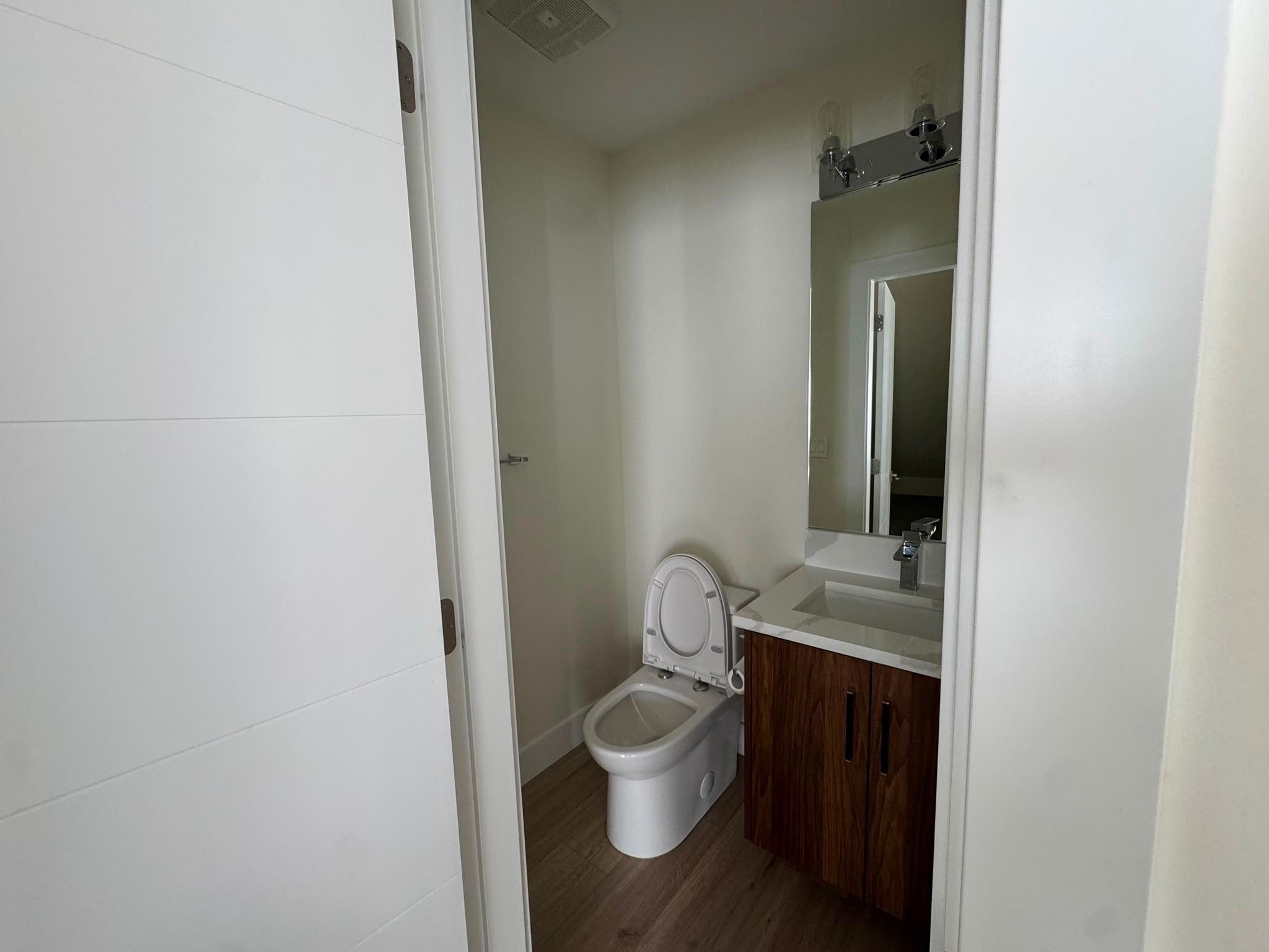 









9652


162a

Street, 49,
Surrey,




BC
V4N 2E4

