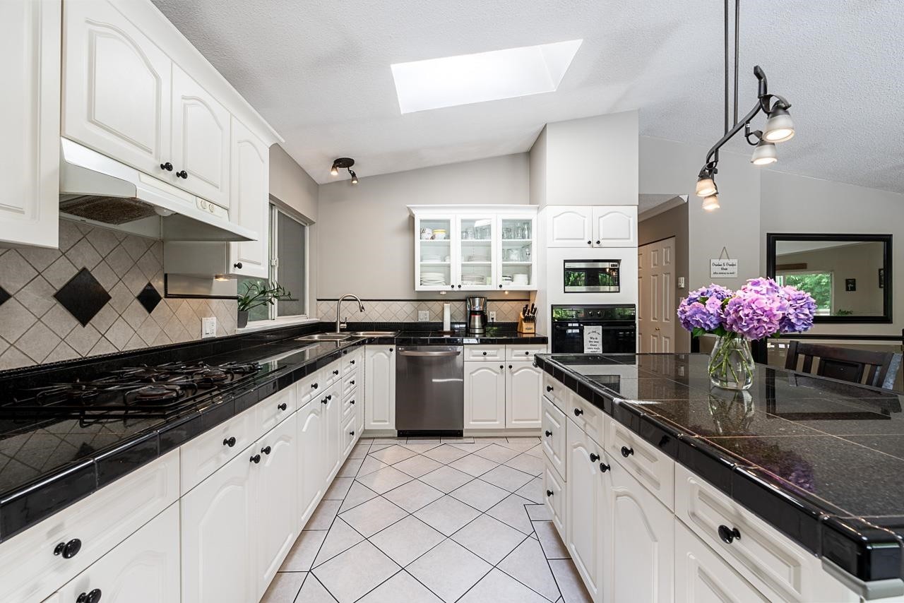 









24400


56

Avenue,
Langley,




BC
V2Z 1E9

