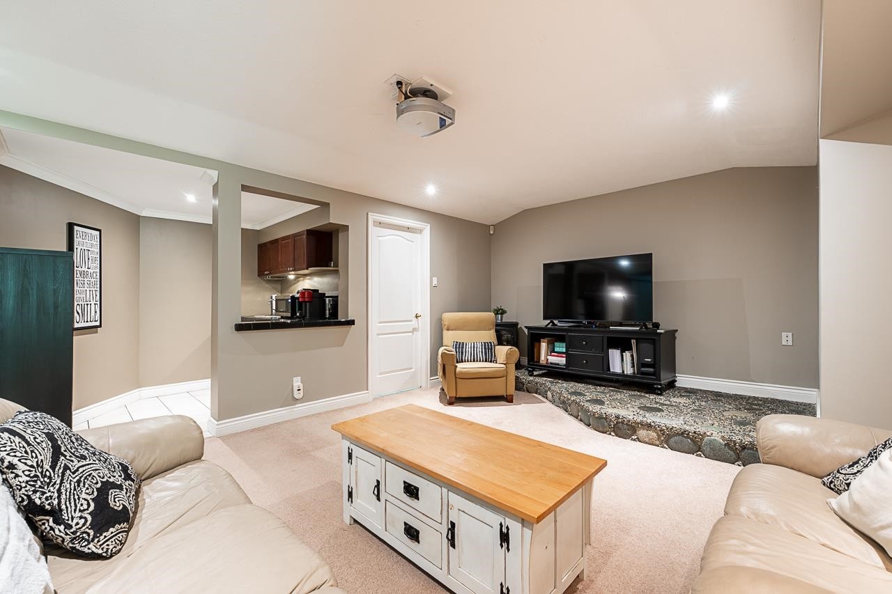 









24400


56

Avenue,
Langley,




BC
V2Z 1E9

