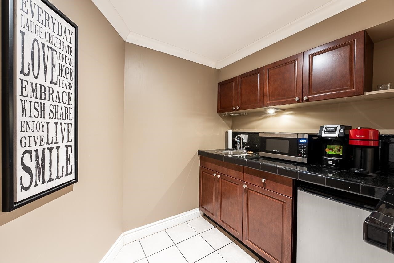 









24400


56

Avenue,
Langley,




BC
V2Z 1E9

