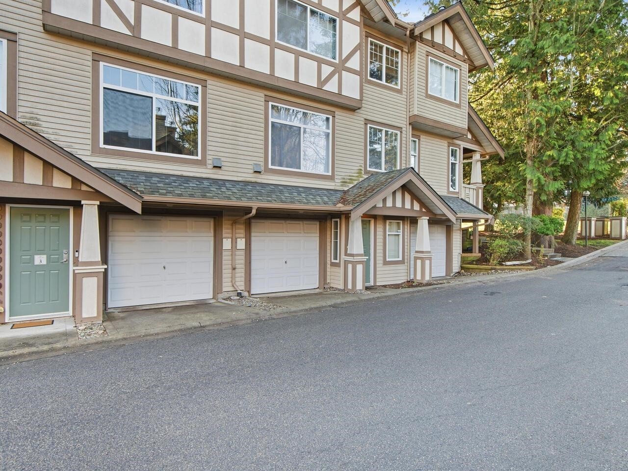 









2678


King George

Boulevard, 3,
Surrey,




BC
V4P 1H6

