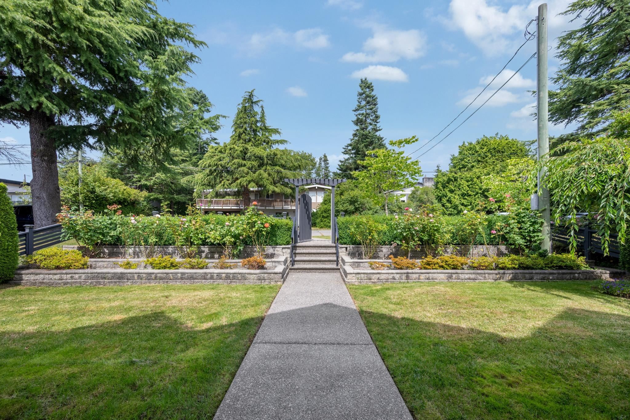 









13632


Blackburn

Avenue,
White Rock,




BC
V4B 2Y8


