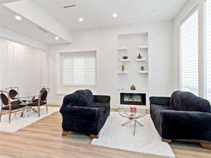 









17030


79a

Avenue,
Surrey,




BC
V4N 0C6

