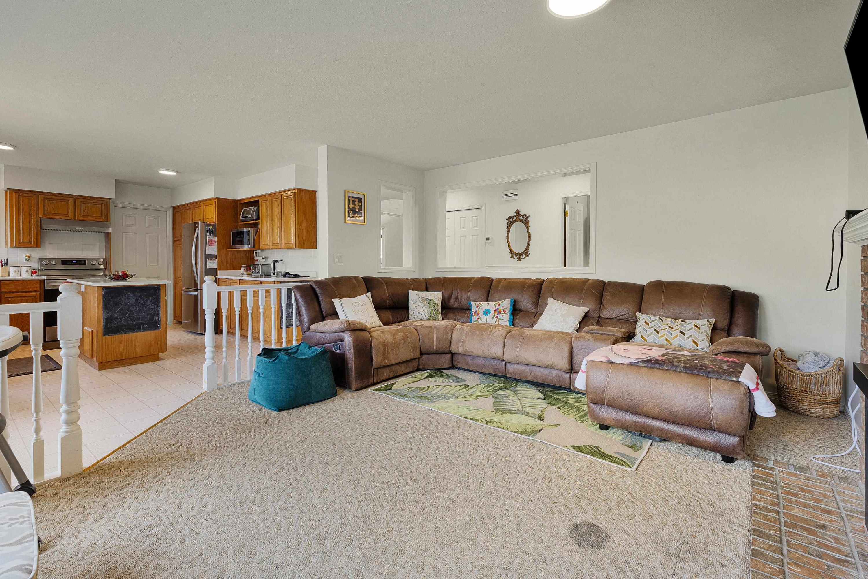 









14247


86

Avenue,
Surrey,




BC
V3W 0S6


