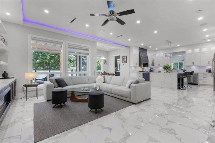









12842


Carluke

Crescent,
Surrey,




BC
V3V 6R4


