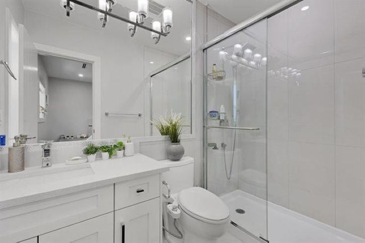 









12842


Carluke

Crescent,
Surrey,




BC
V3V 6R4

