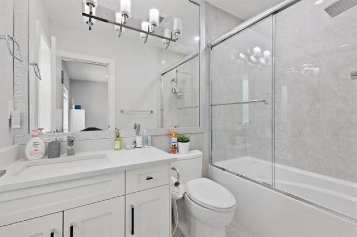 









12842


Carluke

Crescent,
Surrey,




BC
V3V 6R4

