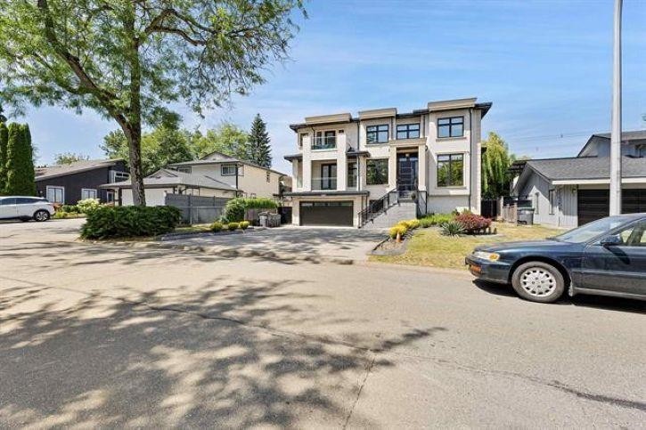 









12842


Carluke

Crescent,
Surrey,




BC
V3V 6R4

