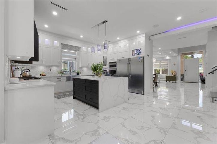 









12842


Carluke

Crescent,
Surrey,




BC
V3V 6R4

