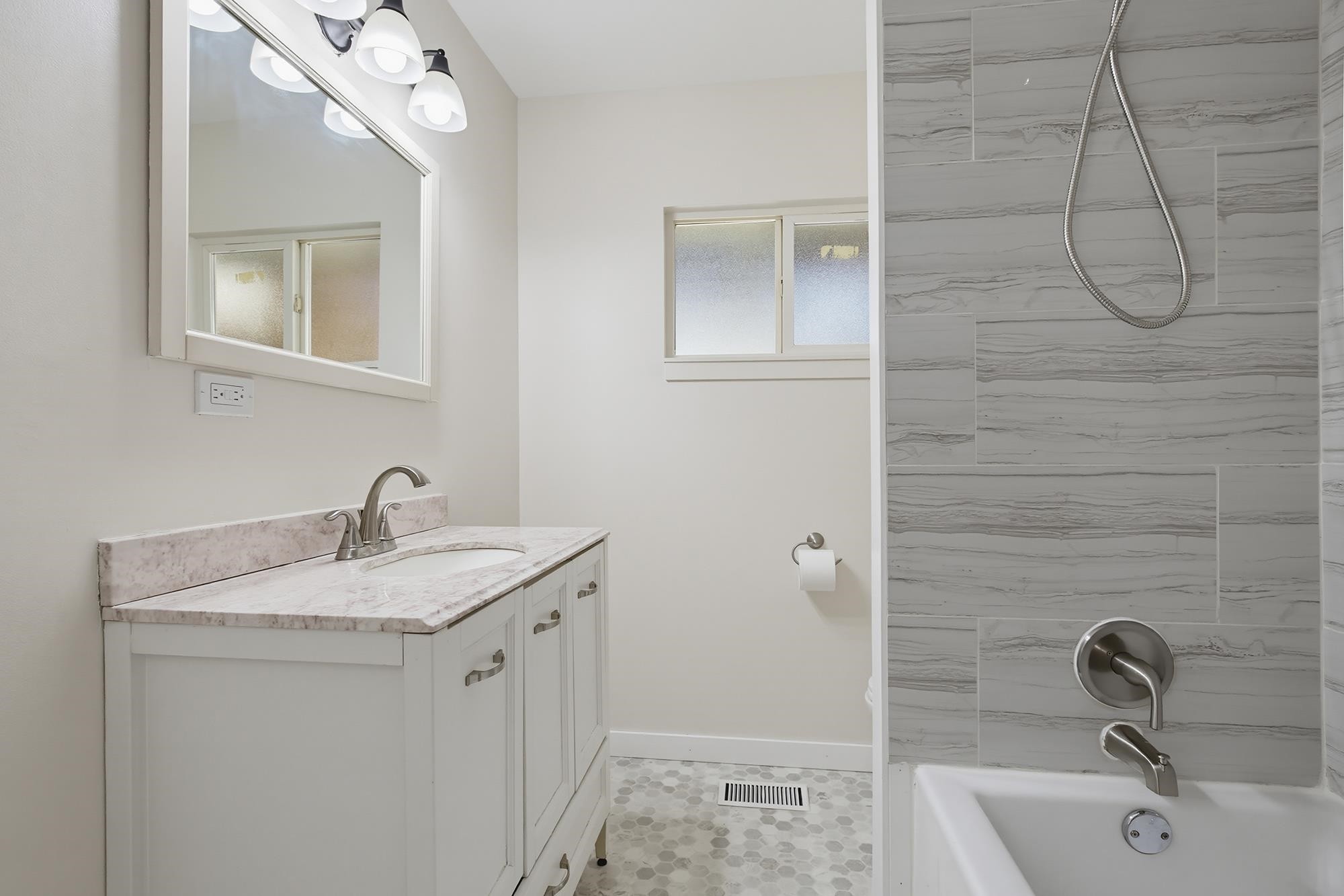 









33515


8

Avenue,
Mission,




BC
V2V 2H4

