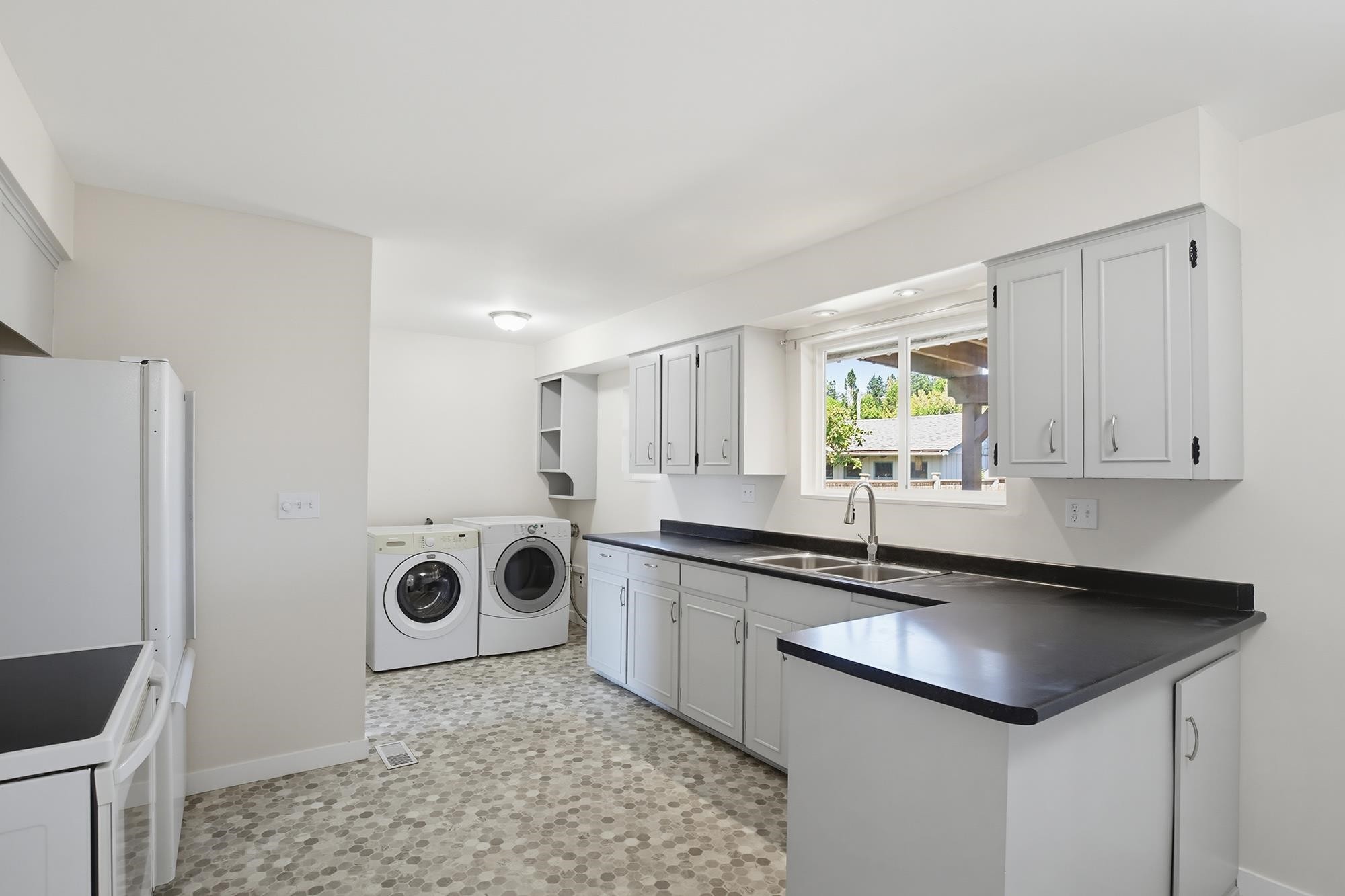 









33515


8

Avenue,
Mission,




BC
V2V 2H4

