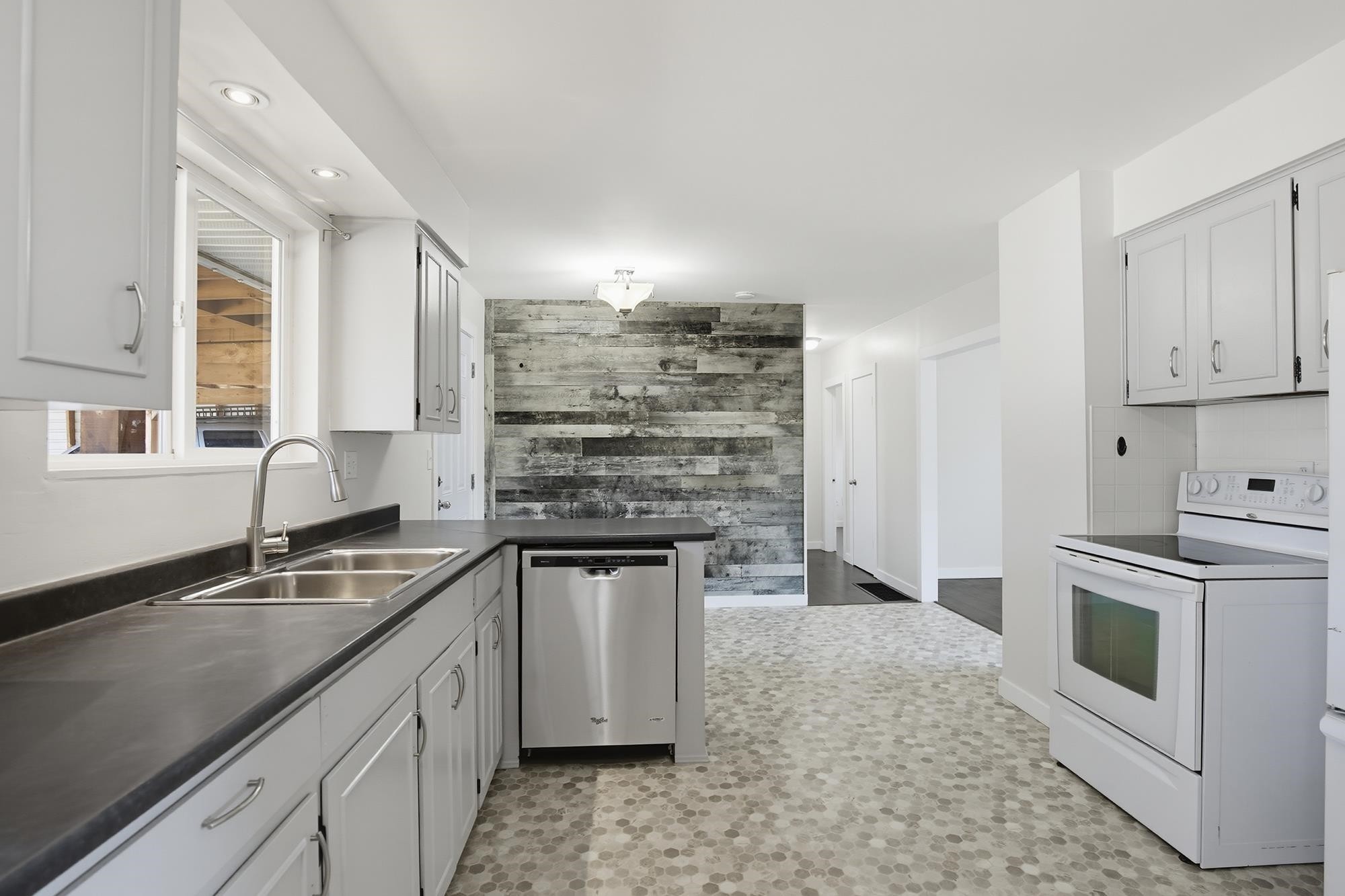 









33515


8

Avenue,
Mission,




BC
V2V 2H4

