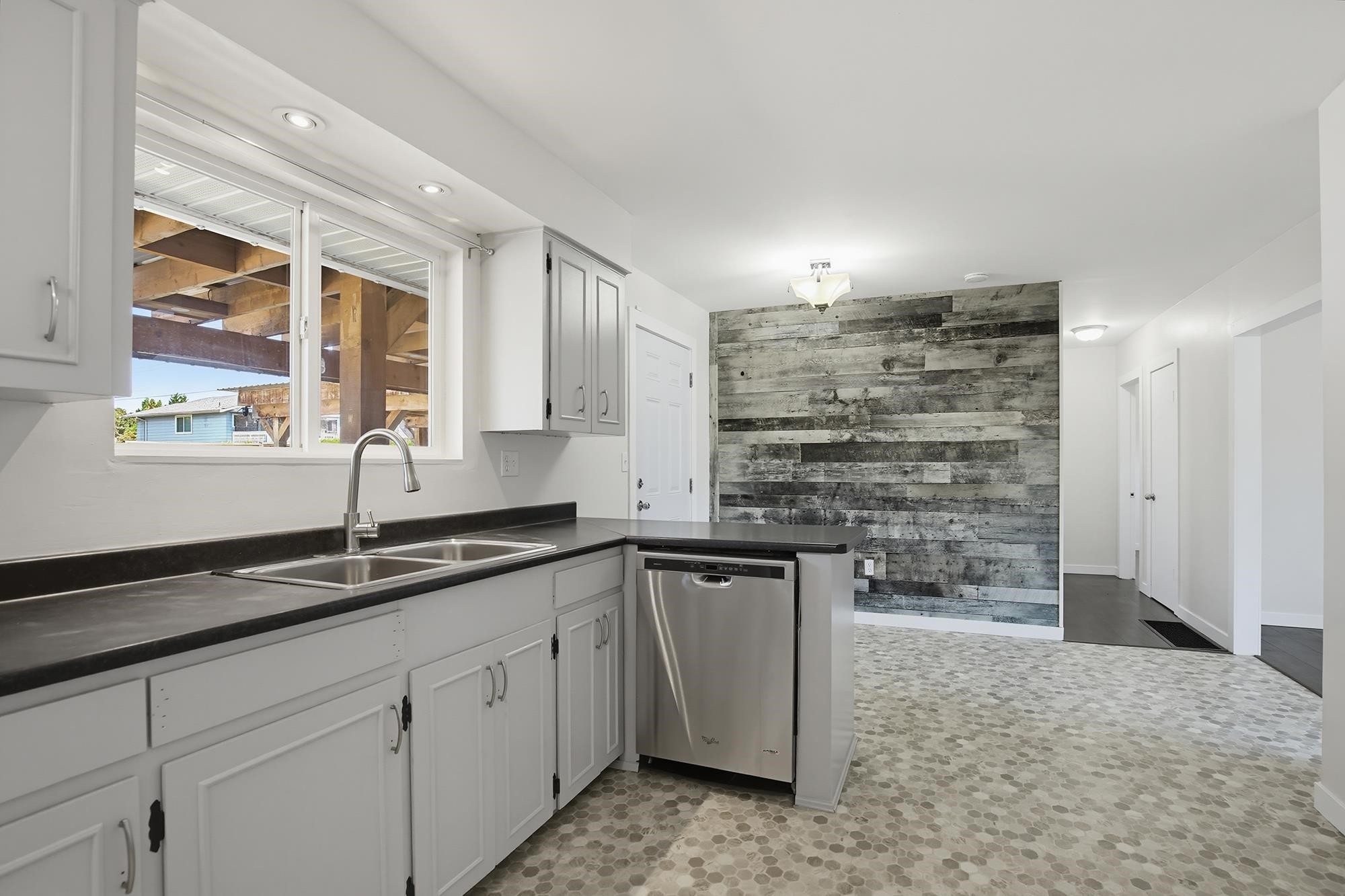 









33515


8

Avenue,
Mission,




BC
V2V 2H4

