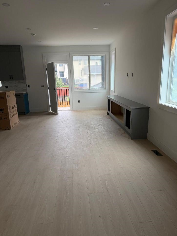 









9820


130

Street, 101,
Surrey,




BC
V3T 3L3

