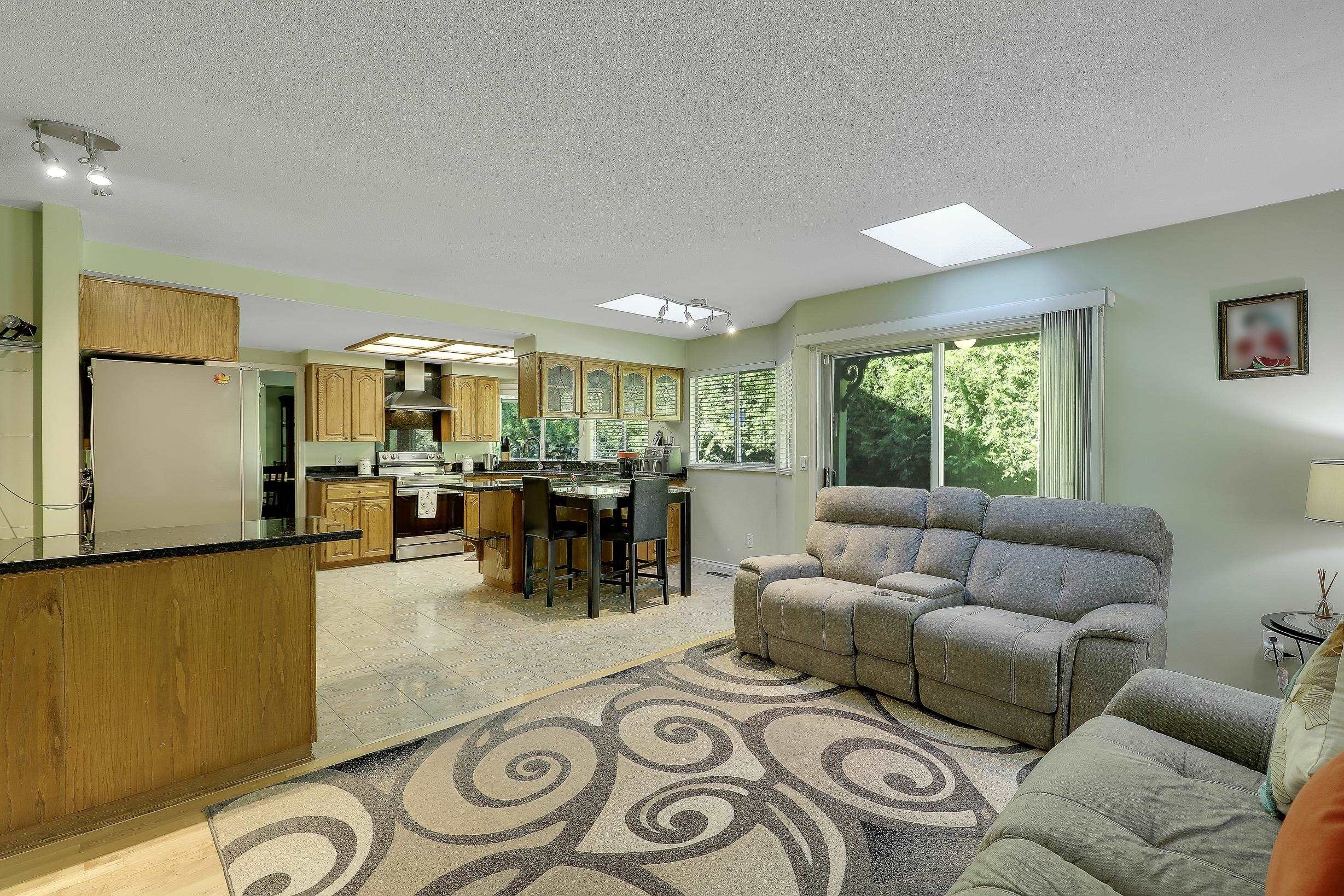 









8182


140b

Street,
Surrey,




BC
V3W 8X3

