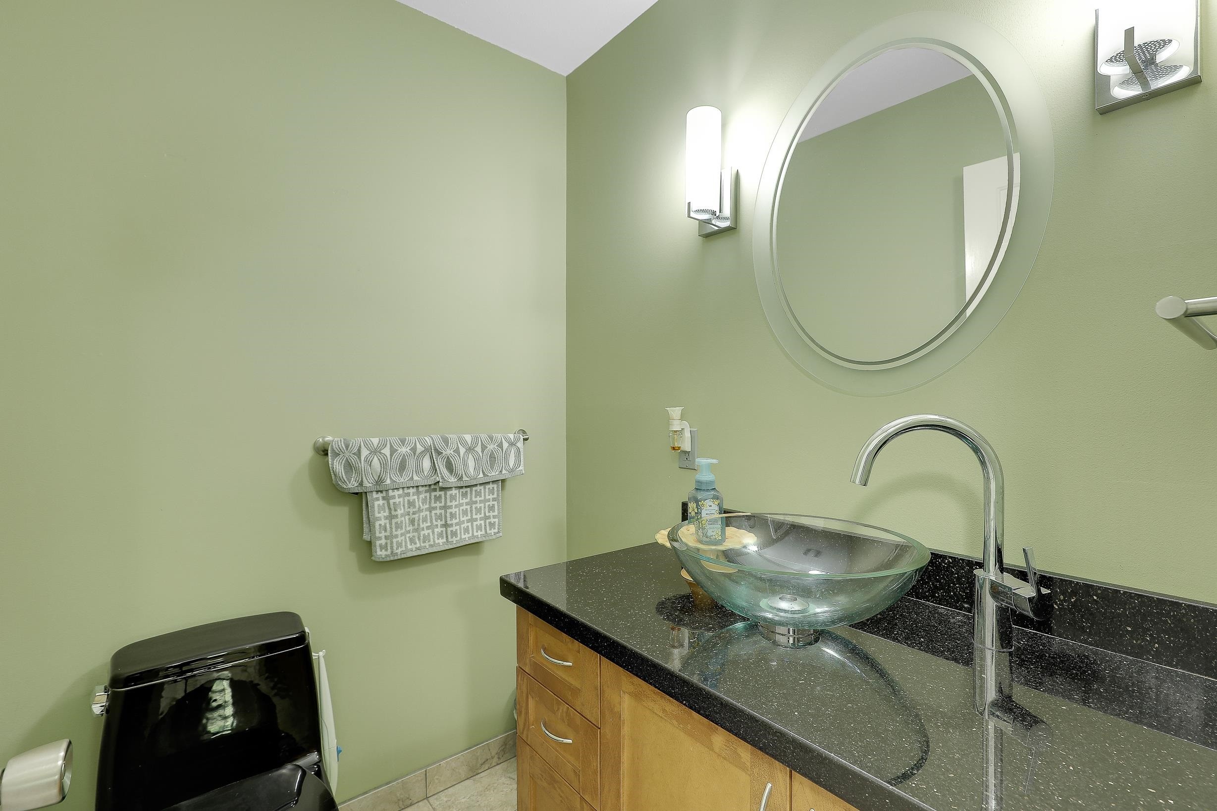 









8182


140b

Street,
Surrey,




BC
V3W 8X3

