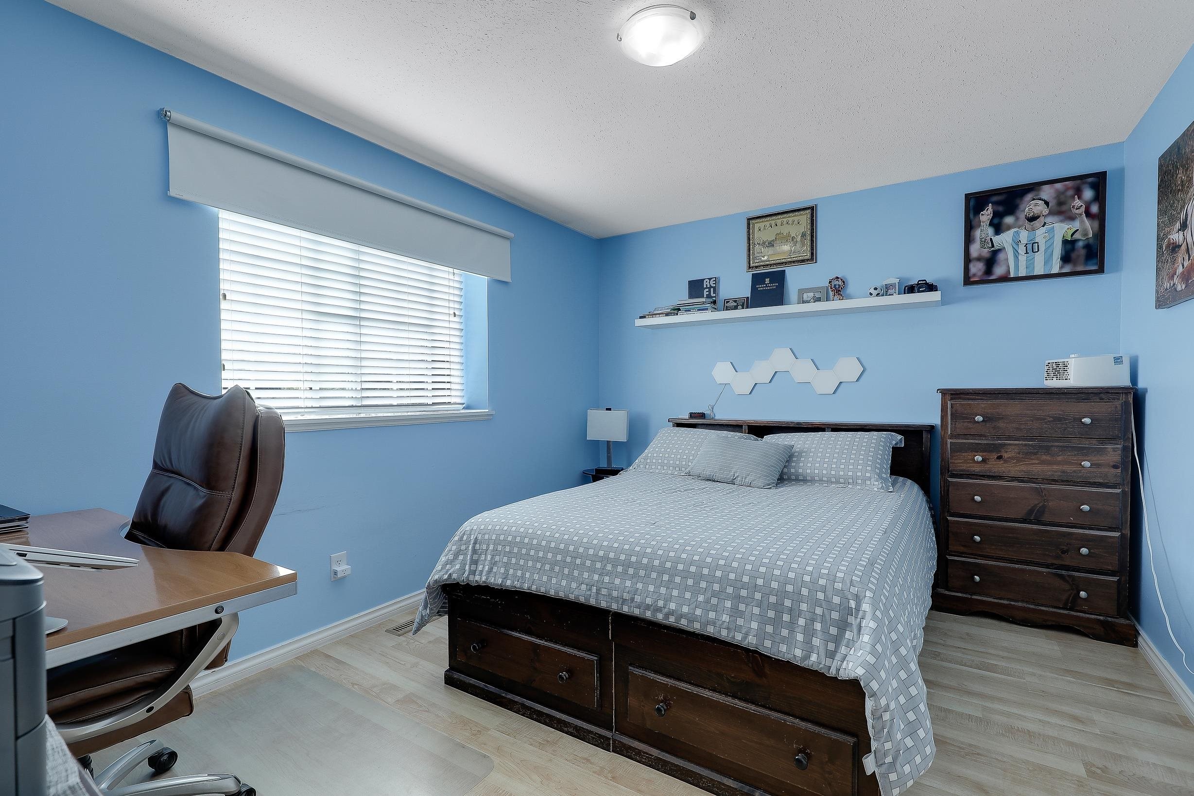 









8182


140b

Street,
Surrey,




BC
V3W 8X3

