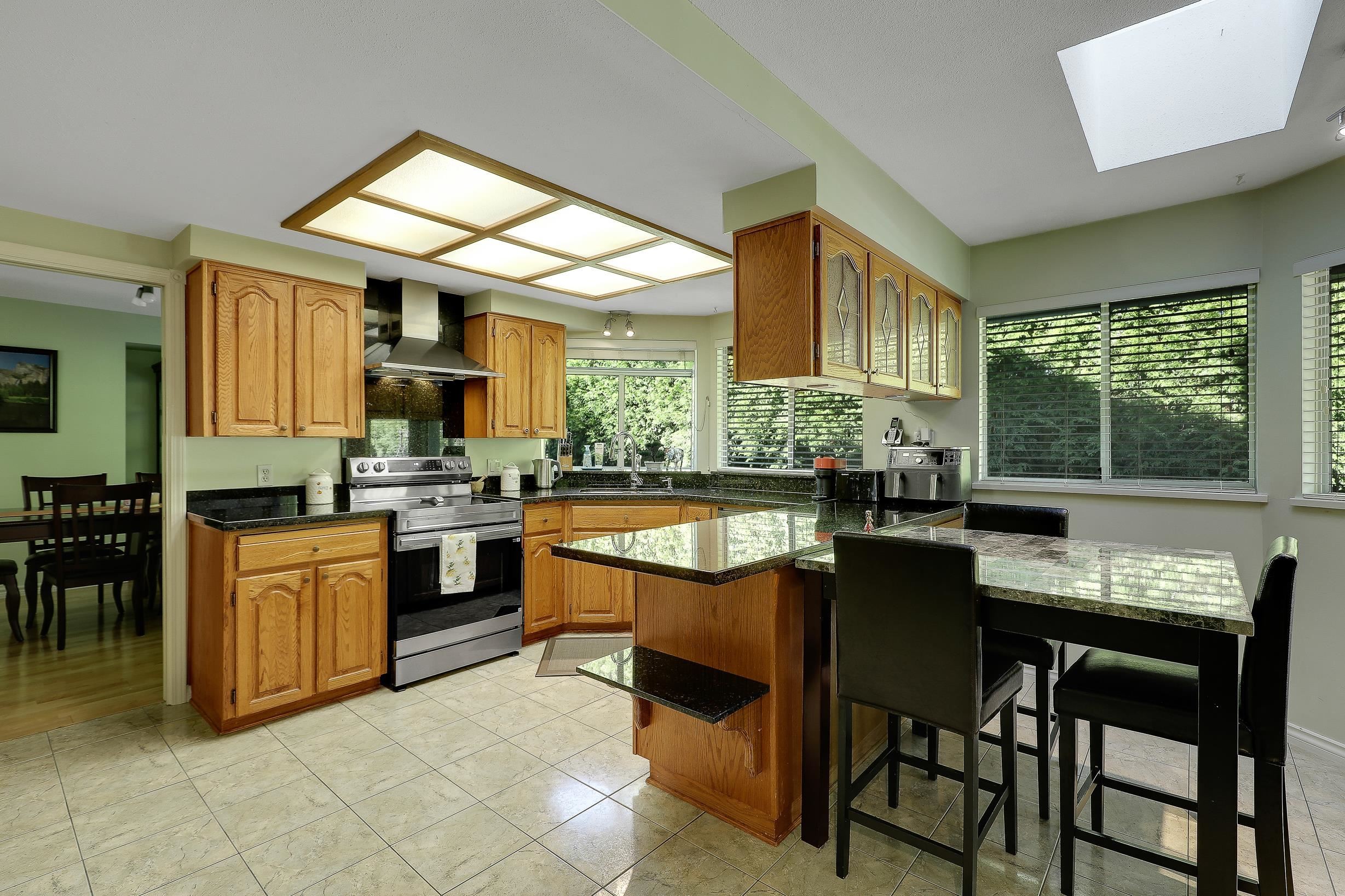 









8182


140b

Street,
Surrey,




BC
V3W 8X3

