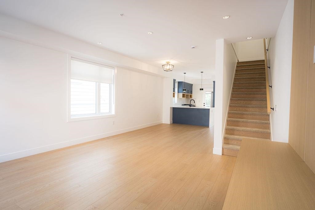 









7540


Briskham

Street, 14,
Mission,




BC
V2V 3L8

