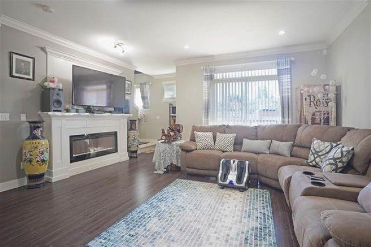 









14285


64

Avenue, 50,
Surrey,




BC
V3W 1Z2

