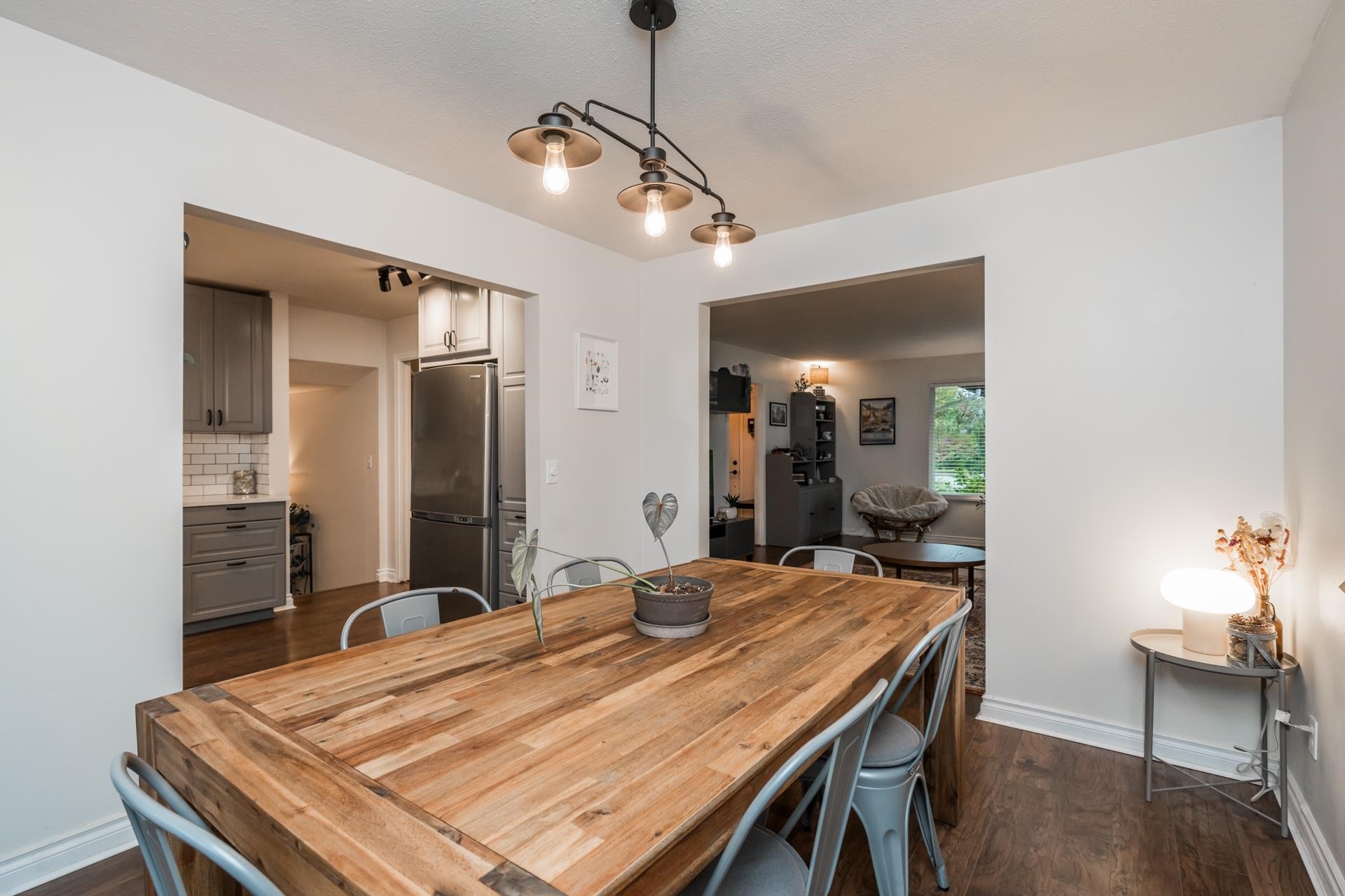 









4483


208

Street,
Langley,




BC
V3A 2H7

