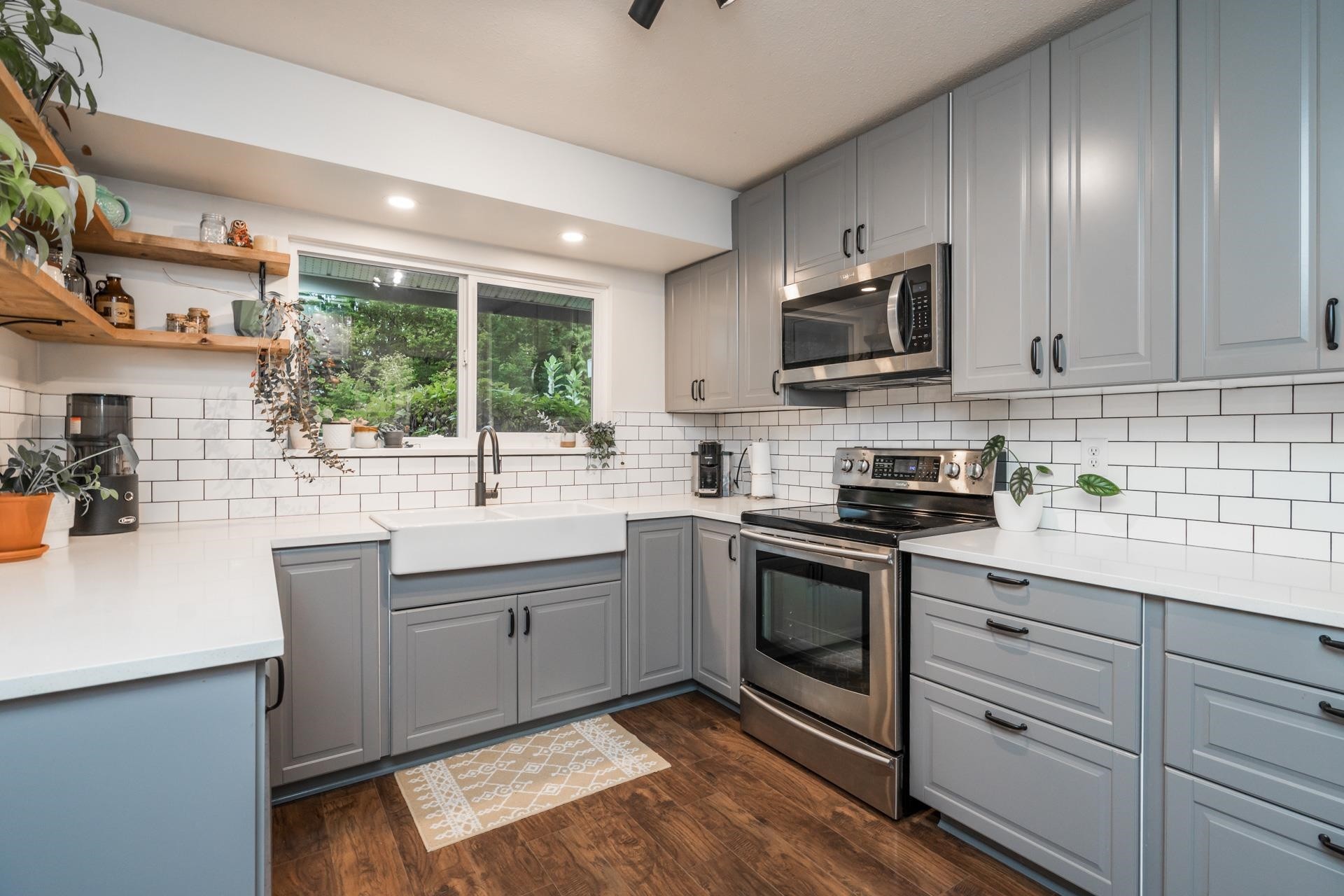 









4483


208

Street,
Langley,




BC
V3A 2H7

