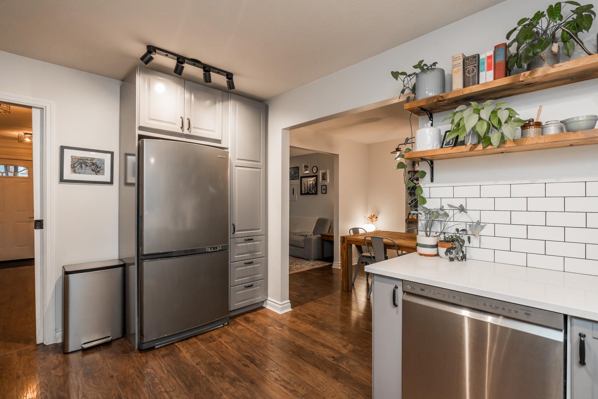 









4483


208

Street,
Langley,




BC
V3A 2H7

