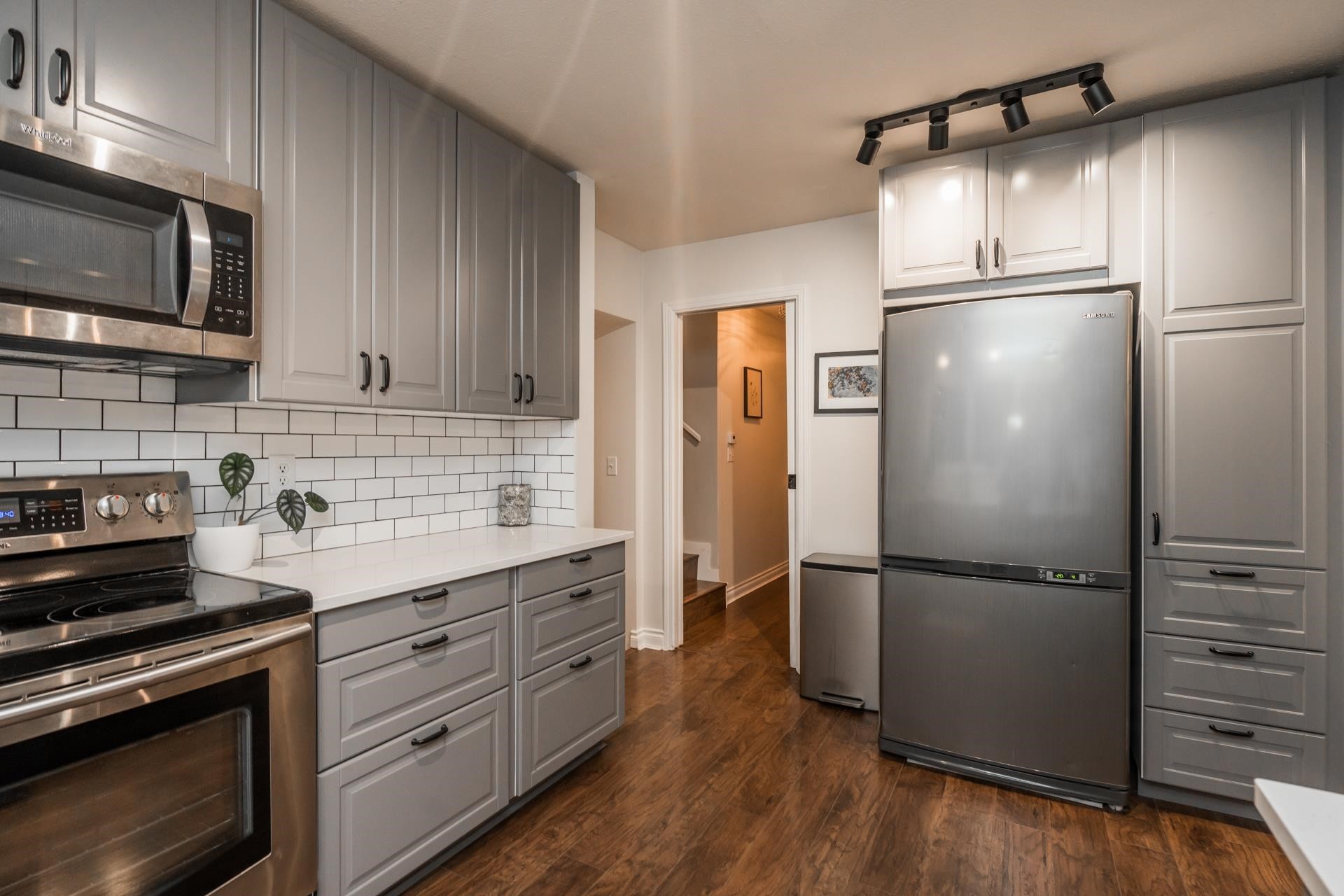 









4483


208

Street,
Langley,




BC
V3A 2H7

