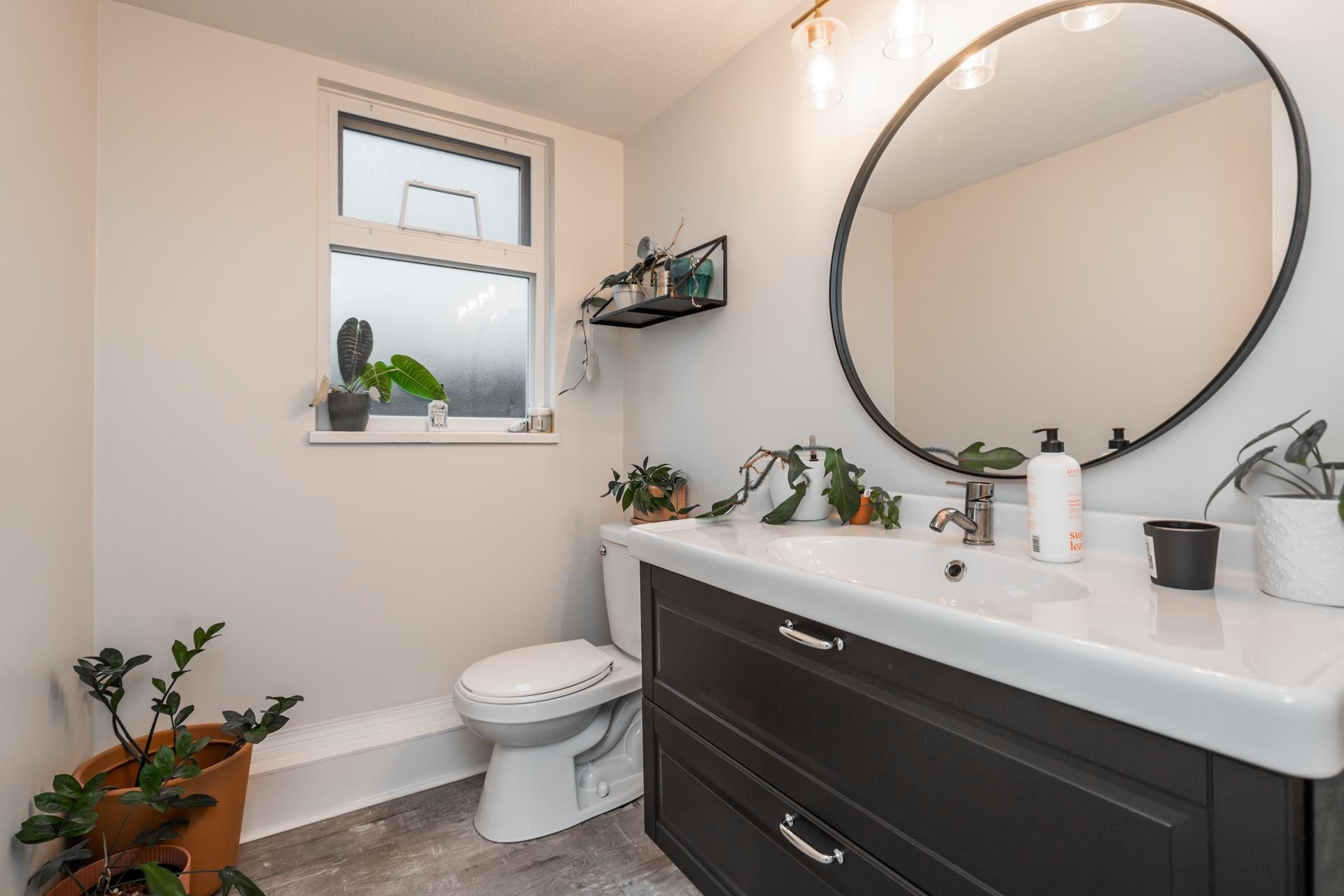 









4483


208

Street,
Langley,




BC
V3A 2H7

