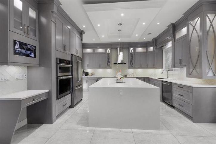









18585


56

Avenue,
Surrey,




BC
V3S 9E5

