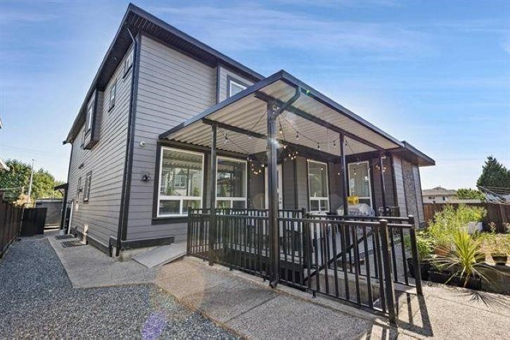 









18585


56

Avenue,
Surrey,




BC
V3S 9E5

