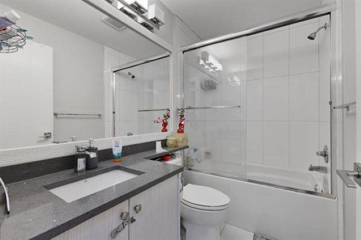 









18585


56

Avenue,
Surrey,




BC
V3S 9E5

