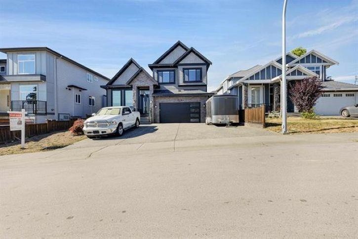 









18585


56

Avenue,
Surrey,




BC
V3S 9E5

