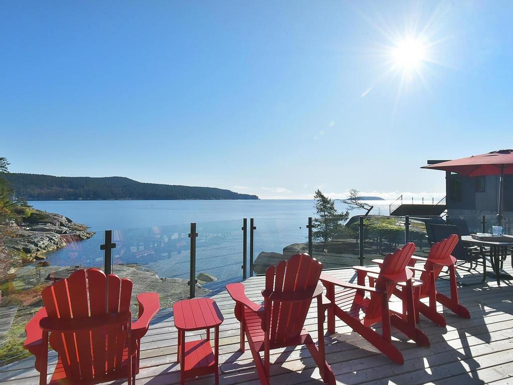









5275


Taylor

Crescent,
Halfmoon Bay,




BC
V7Z 1B5

