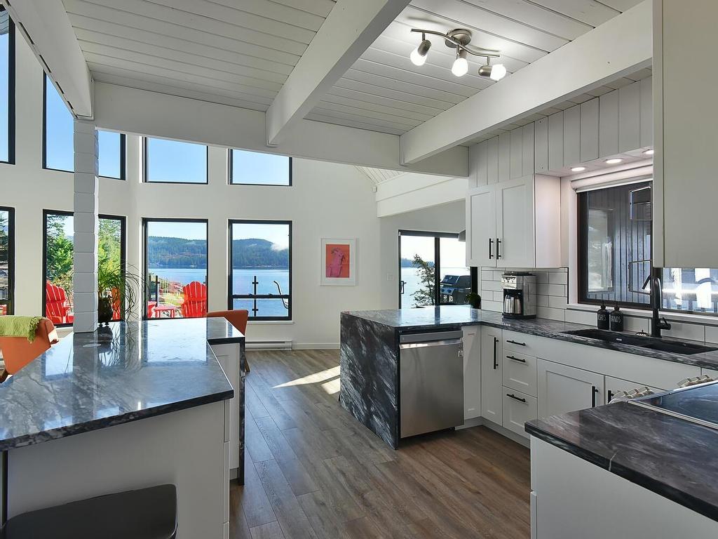 









5275


Taylor

Crescent,
Halfmoon Bay,




BC
V7Z 1B5

